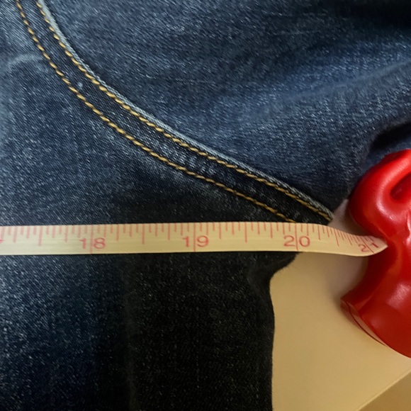 Denim Fitted Trucker Jacket - Picture 7 of 7